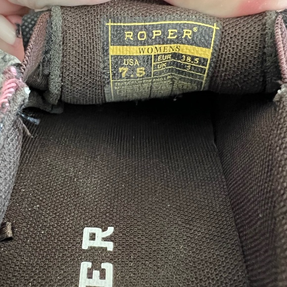 Roper Women’s 7.5 Aztec comfortable shoes. - Picture 5 of 5